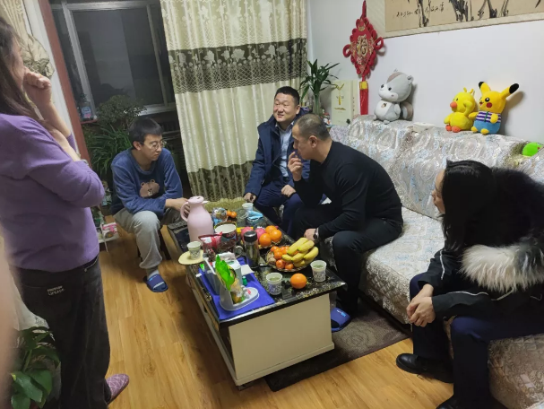 关爱员工冷暖 传递组织温情——mk官方网站-mk官方网站-首页
组织开展员工家访活动(图2)